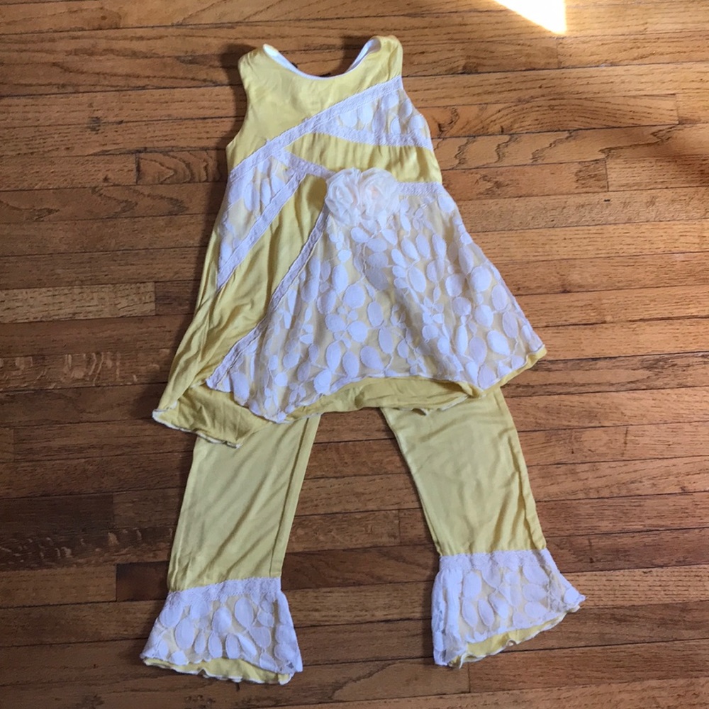 Isobella and Chloe 2 piece outfit